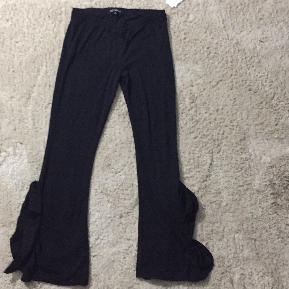 Black leggings